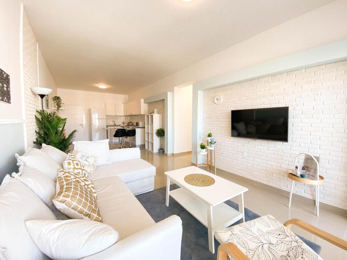Spartacus Pool Apartments In Caesar Resort & Spa Trikomo Екстер'єр фото